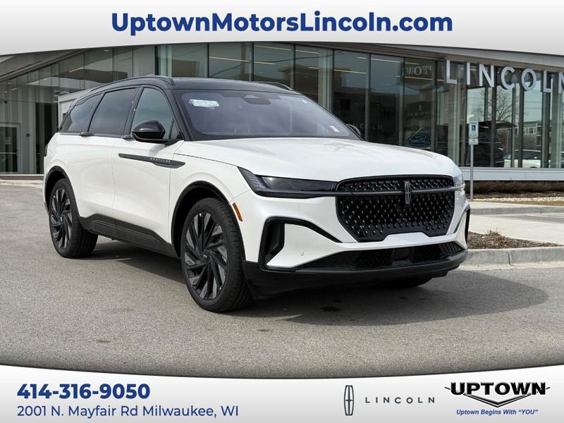 new 2025 Lincoln Nautilus car, priced at $67,056