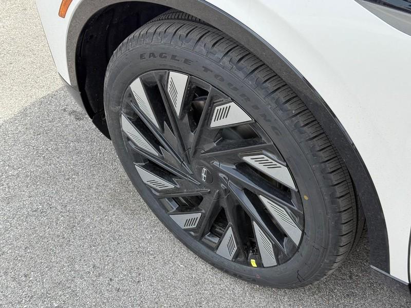 new 2025 Lincoln Nautilus car, priced at $67,056