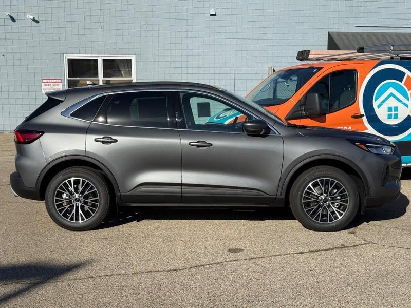 new 2026 Ford Escape PHEV car, priced at $36,395
