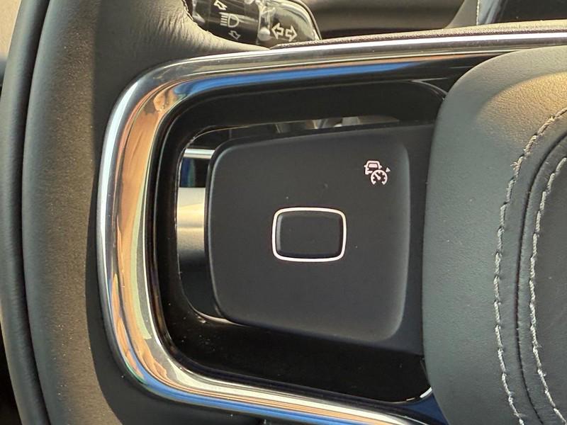new 2025 Lincoln Navigator car, priced at $104,690