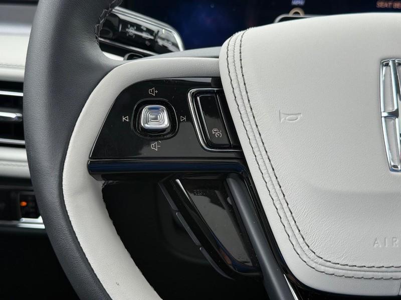 new 2025 Lincoln Aviator car, priced at $60,504