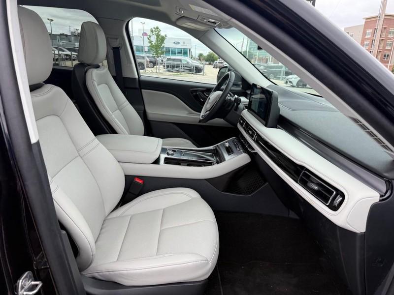 new 2025 Lincoln Aviator car, priced at $60,504
