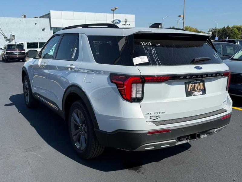 new 2025 Ford Explorer car, priced at $47,398