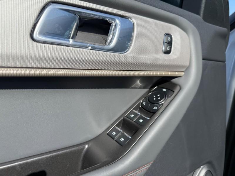 new 2025 Ford Explorer car, priced at $47,398