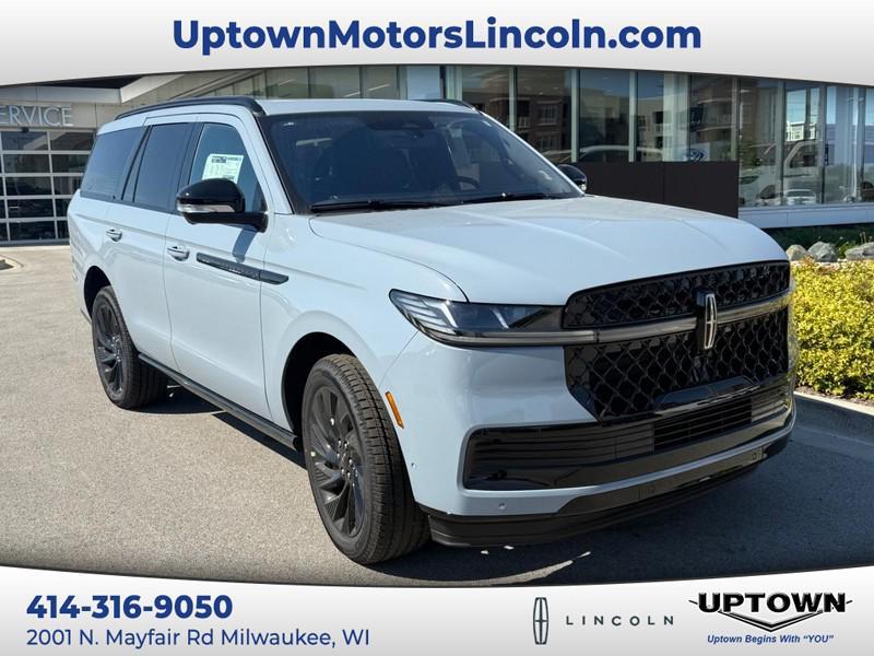 new 2025 Lincoln Navigator car, priced at $106,025