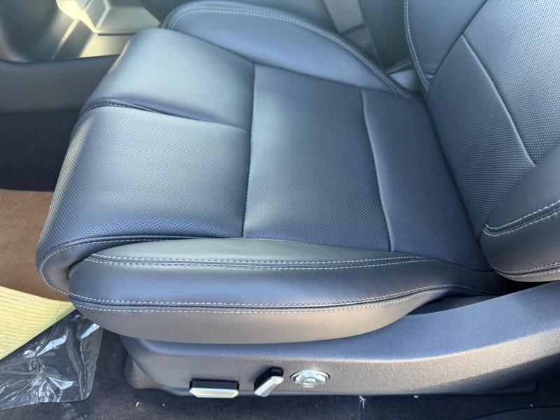 new 2025 Lincoln Navigator car, priced at $106,025