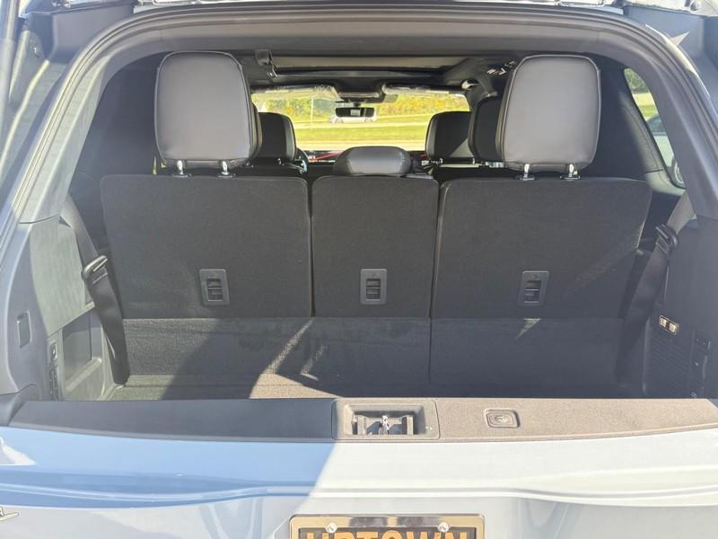 new 2025 Lincoln Navigator car, priced at $106,025