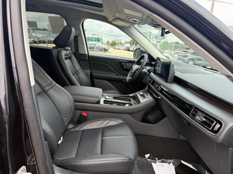 new 2025 Lincoln Aviator car, priced at $68,918