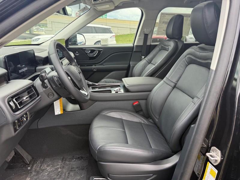 new 2025 Lincoln Aviator car, priced at $68,918