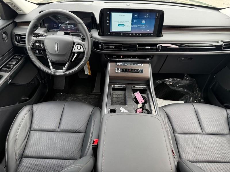 new 2025 Lincoln Aviator car, priced at $68,918