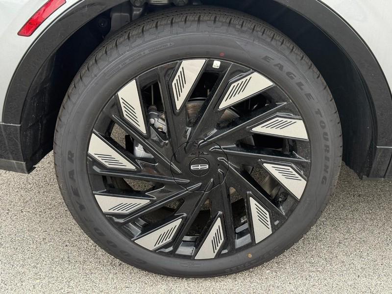 new 2025 Lincoln Nautilus car, priced at $68,664