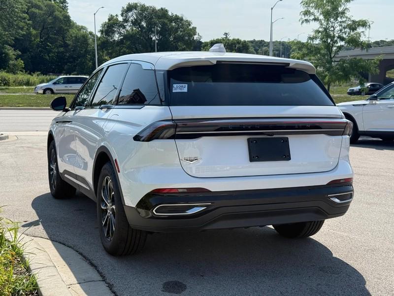 new 2025 Lincoln Nautilus car, priced at $56,563