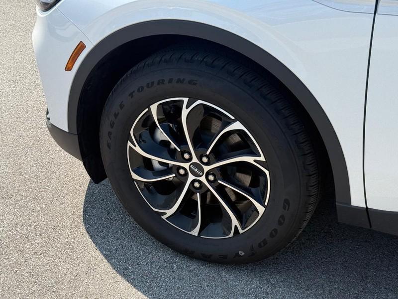 new 2025 Lincoln Nautilus car, priced at $56,563