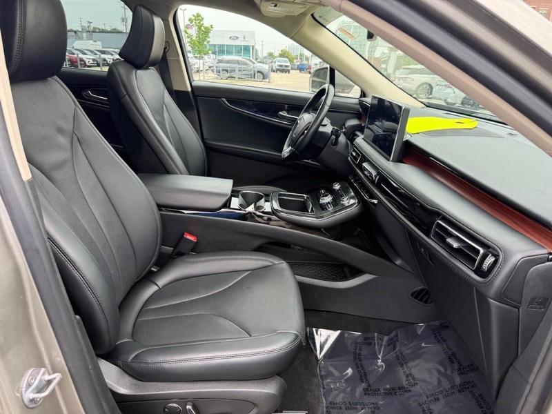 used 2023 Lincoln Nautilus car, priced at $39,995