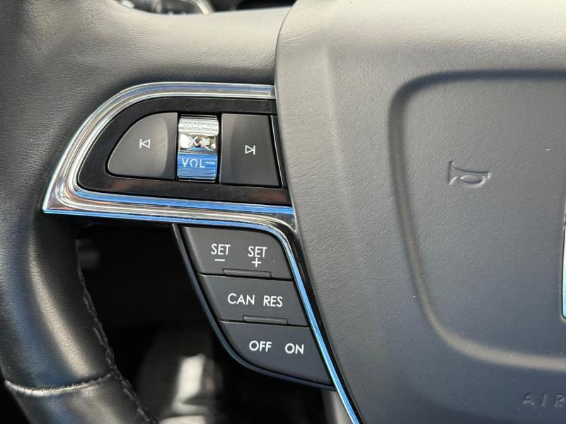 used 2023 Lincoln Nautilus car, priced at $39,995
