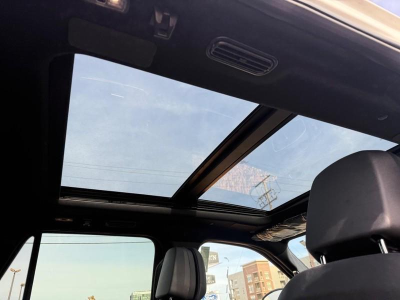 new 2025 Lincoln Navigator car, priced at $110,185