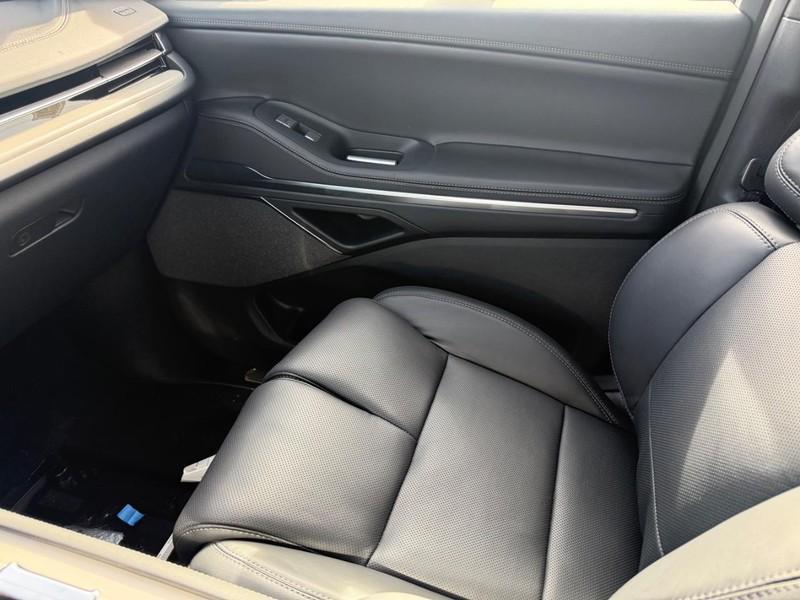 new 2025 Lincoln Navigator car, priced at $110,185