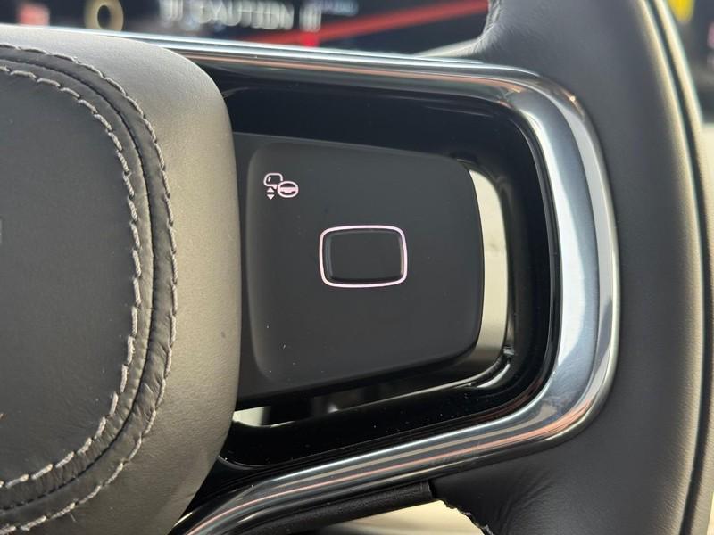 new 2025 Lincoln Navigator car, priced at $110,185