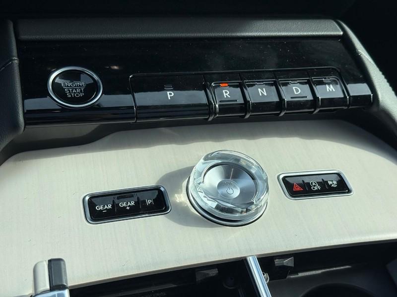 new 2025 Lincoln Navigator car, priced at $110,185