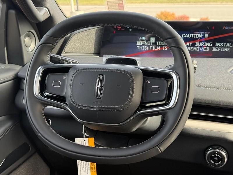 new 2025 Lincoln Navigator car, priced at $110,185