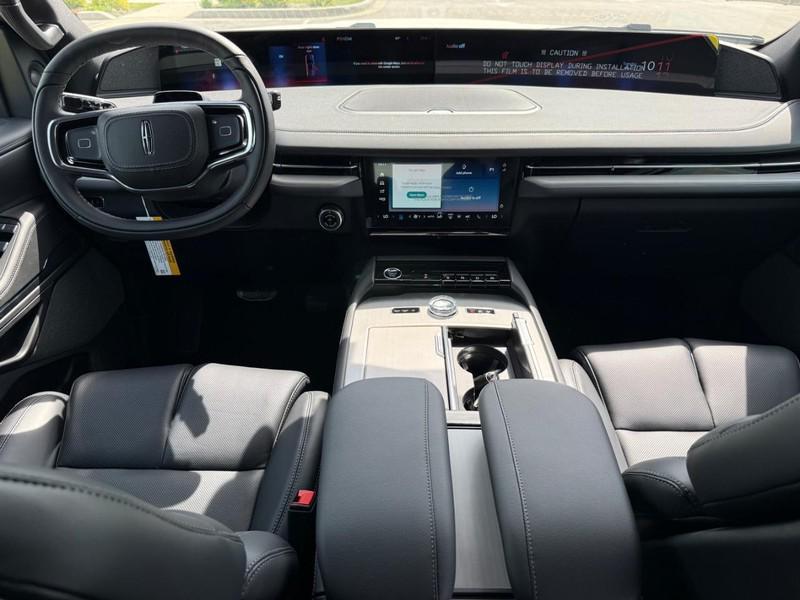 new 2025 Lincoln Navigator car, priced at $107,730