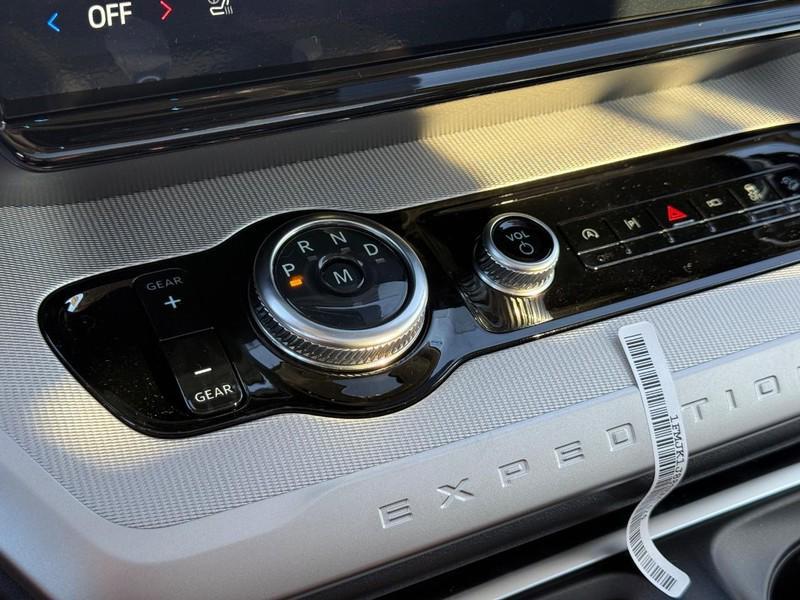 new 2025 Ford Expedition Max car, priced at $76,330