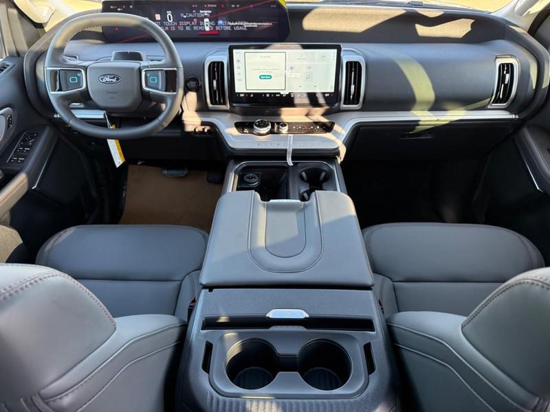 new 2025 Ford Expedition Max car, priced at $76,330