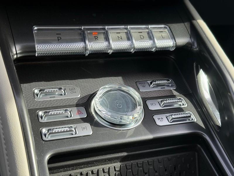 new 2025 Lincoln Nautilus car, priced at $63,570