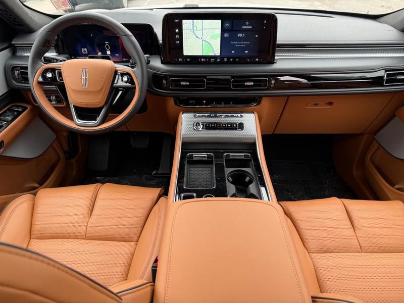 new 2025 Lincoln Aviator car, priced at $92,125