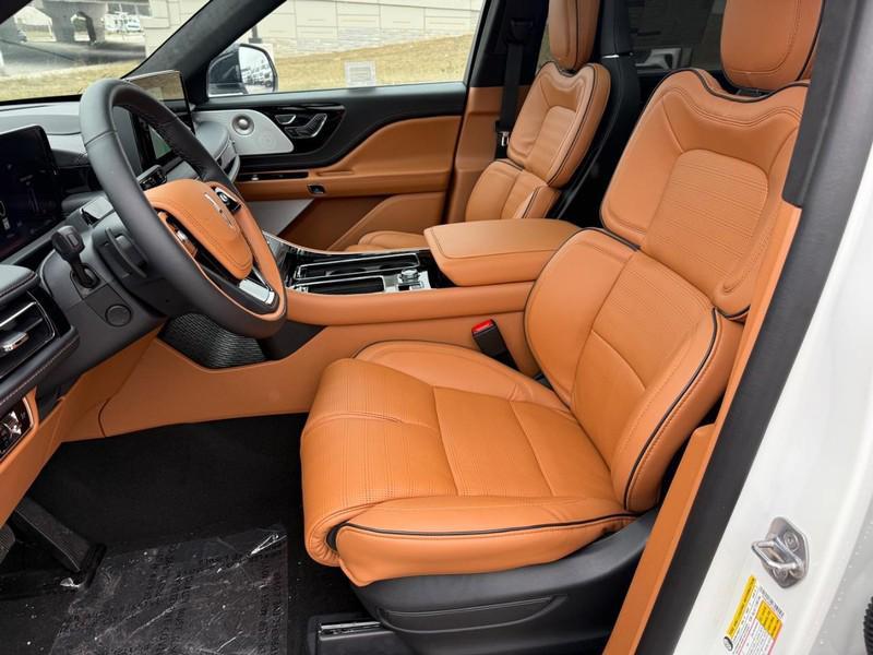 new 2025 Lincoln Aviator car, priced at $92,125