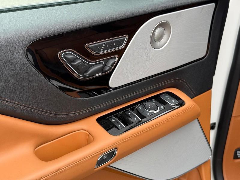 new 2025 Lincoln Aviator car, priced at $92,125