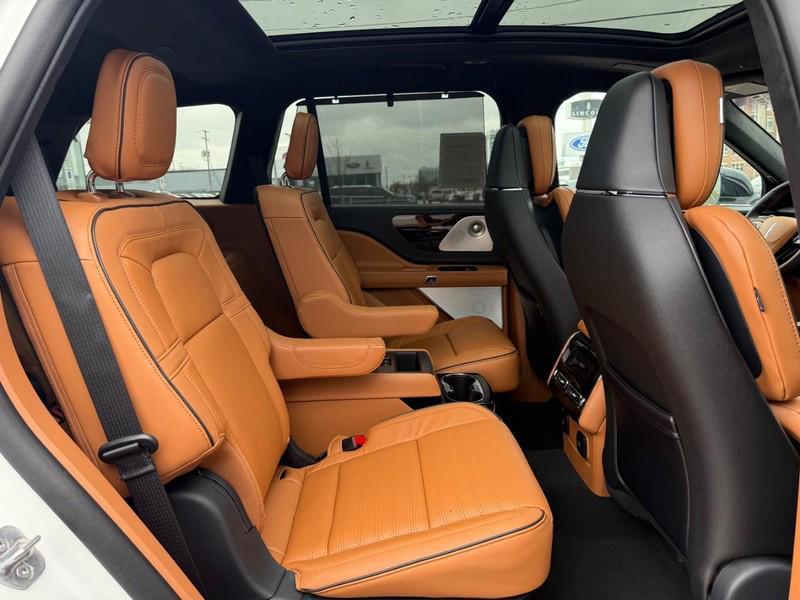 new 2025 Lincoln Aviator car, priced at $92,125