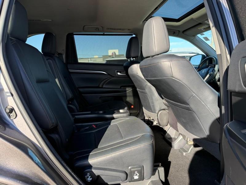 used 2016 Toyota Highlander car, priced at $19,995