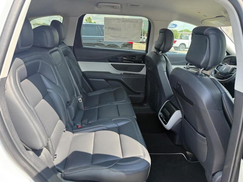 new 2025 Lincoln Nautilus car, priced at $53,986