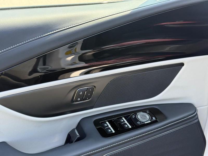 new 2025 Lincoln Nautilus car, priced at $53,986