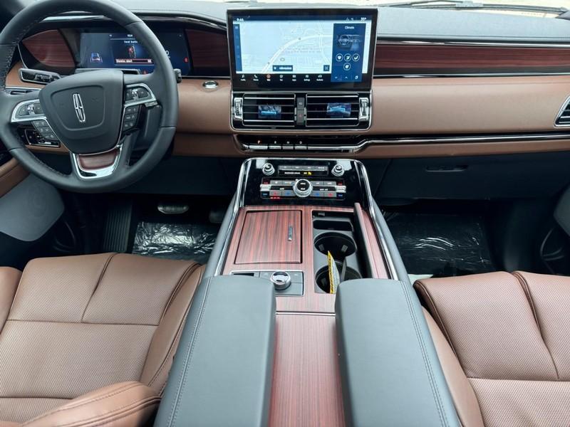 new 2024 Lincoln Navigator L car, priced at $105,800