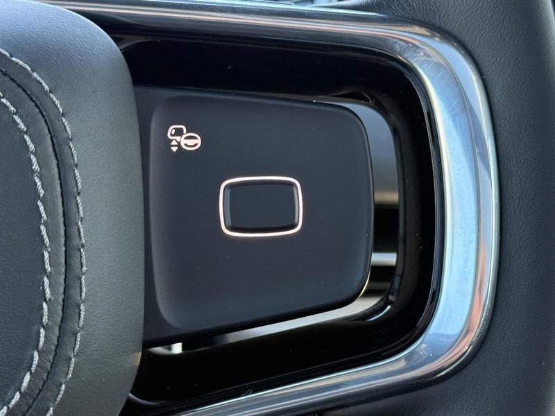 new 2025 Lincoln Navigator car, priced at $105,440