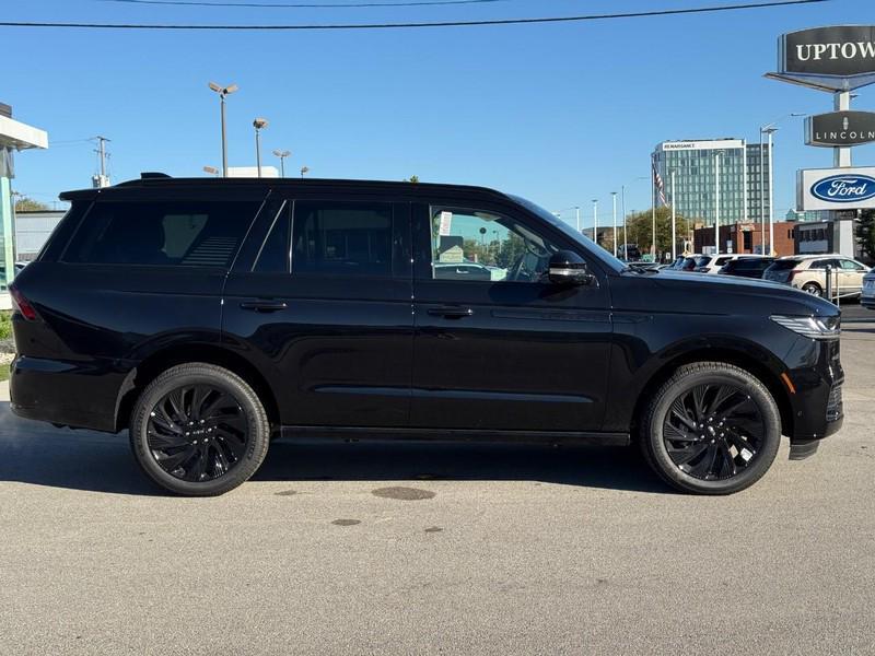 new 2025 Lincoln Navigator car, priced at $105,440