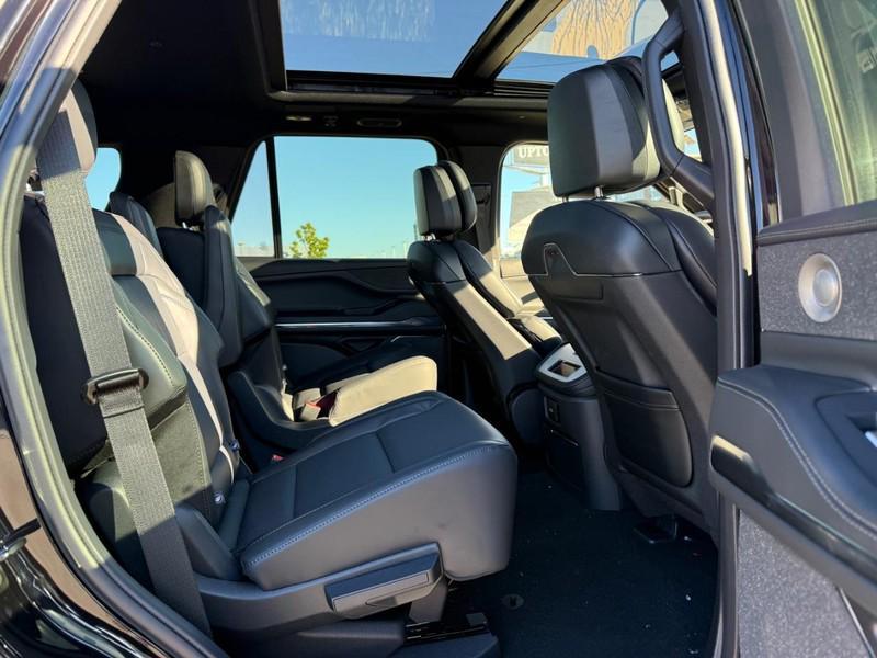 new 2025 Lincoln Navigator car, priced at $105,440