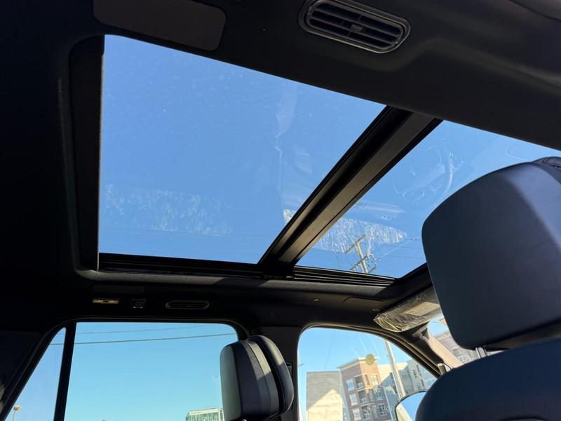 new 2025 Lincoln Navigator car, priced at $105,440