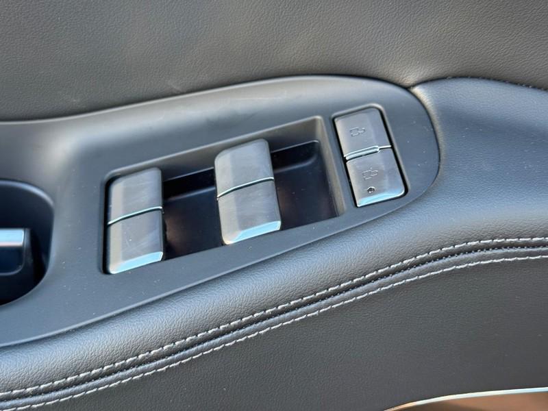 new 2025 Lincoln Navigator car, priced at $105,440