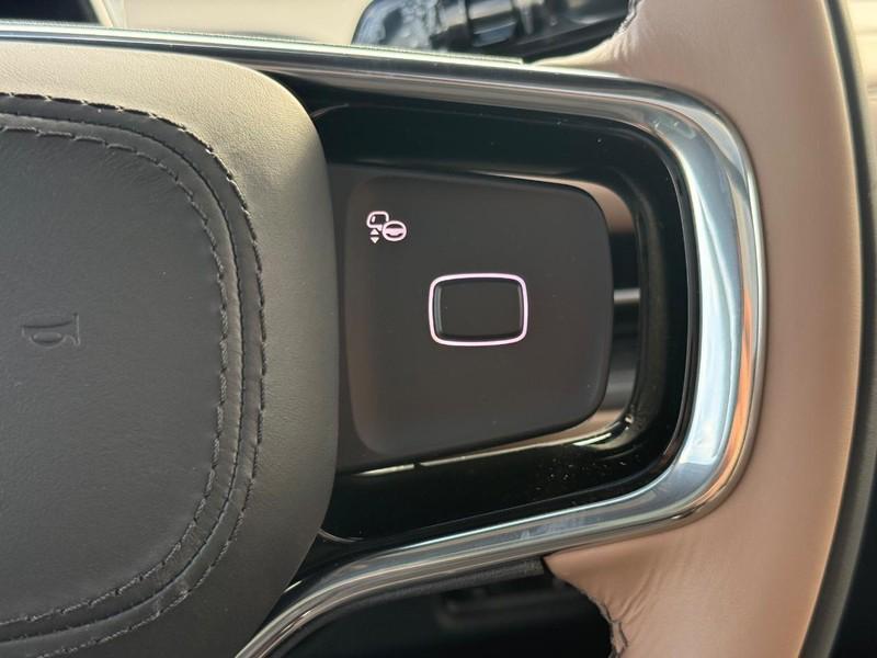 new 2025 Lincoln Navigator car, priced at $123,340