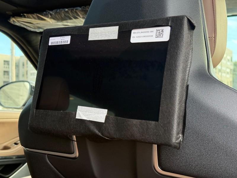 new 2025 Lincoln Navigator car, priced at $123,340