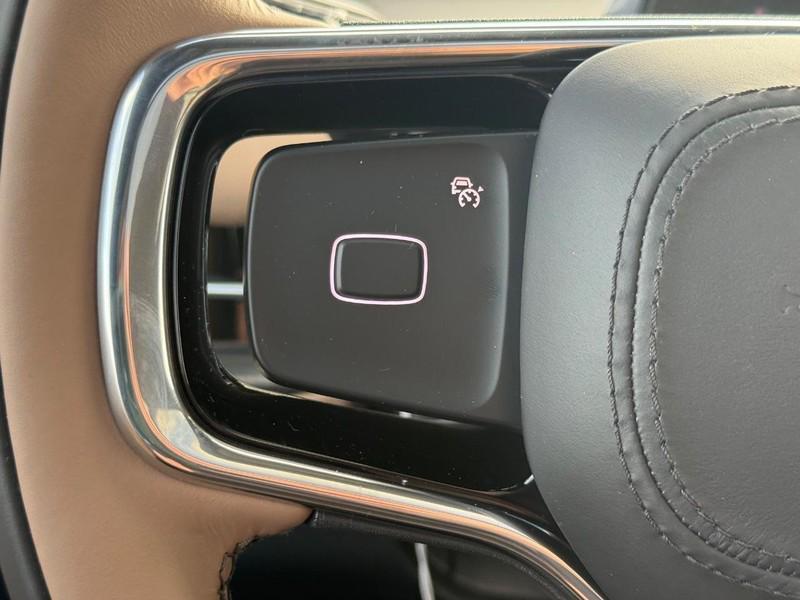 new 2025 Lincoln Navigator car, priced at $123,340