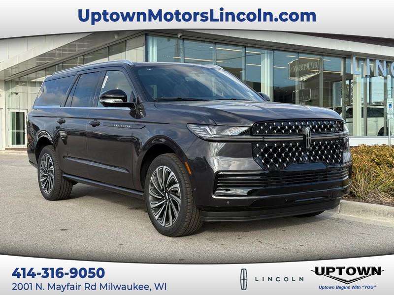 new 2025 Lincoln Navigator car, priced at $123,340