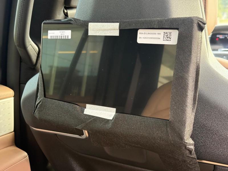 new 2025 Lincoln Navigator car, priced at $123,340