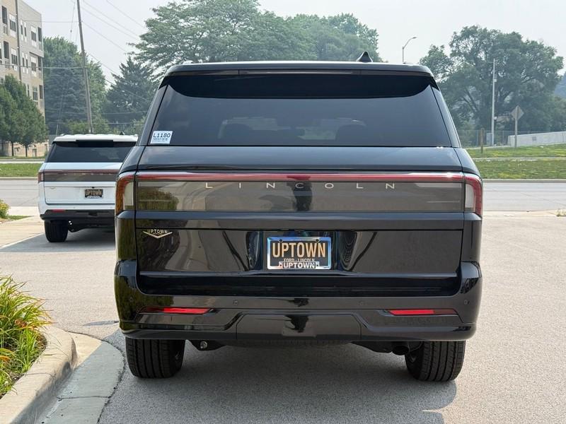 new 2025 Lincoln Navigator car, priced at $104,690