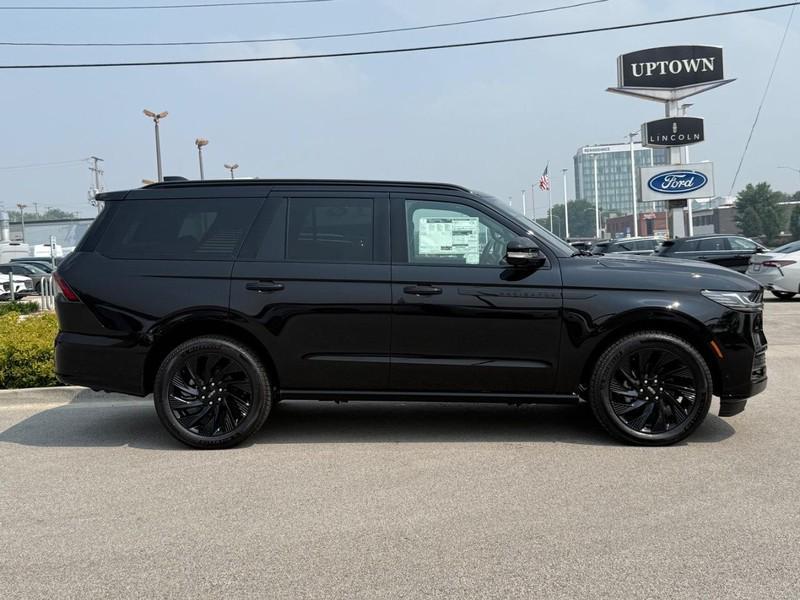 new 2025 Lincoln Navigator car, priced at $104,690