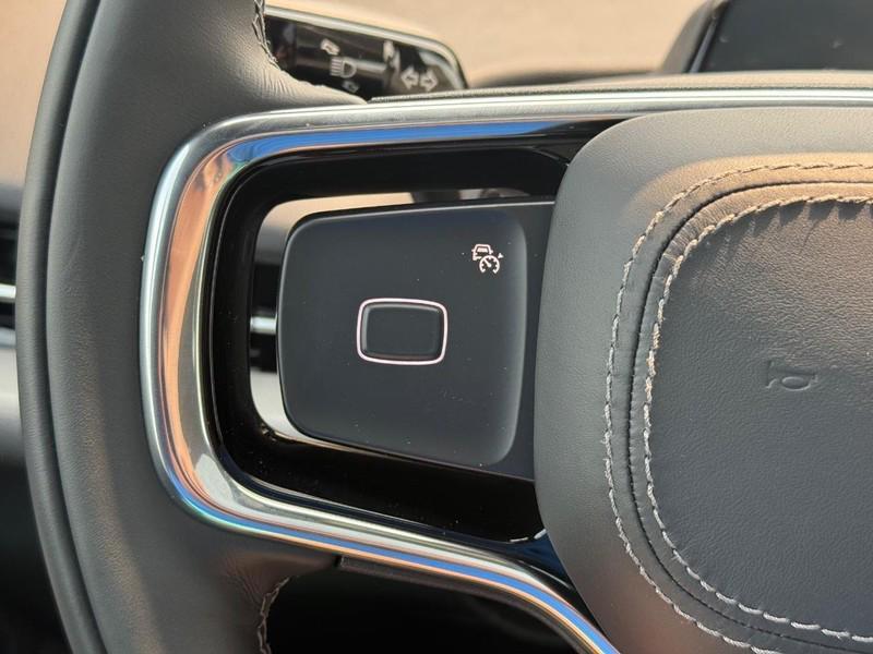 new 2025 Lincoln Navigator car, priced at $104,690