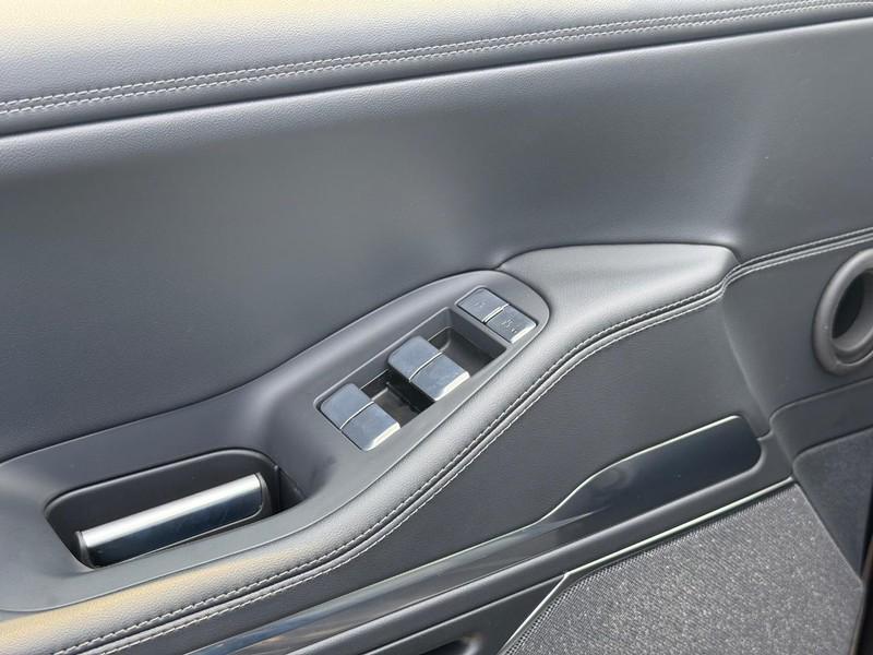 new 2025 Lincoln Navigator car, priced at $104,690